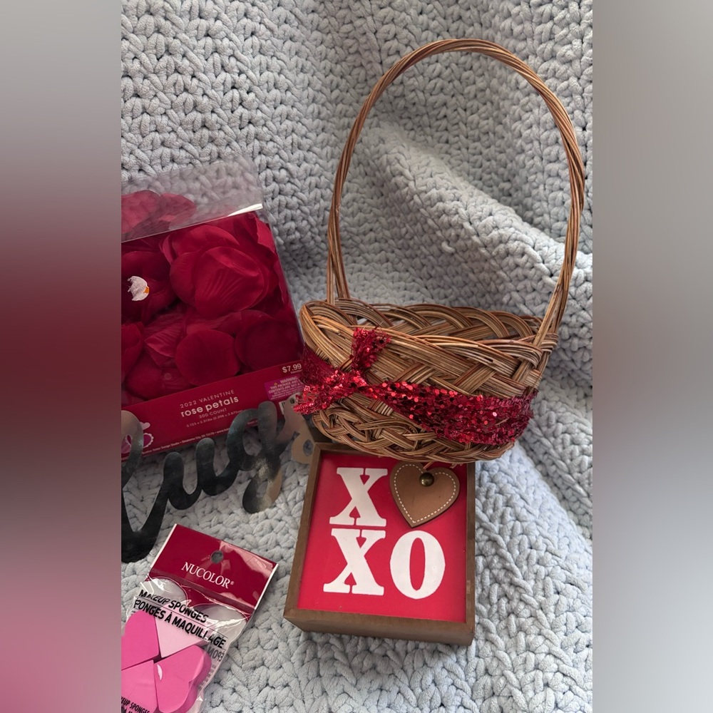 Valentine’s Day bundle - Picture 7 of 7